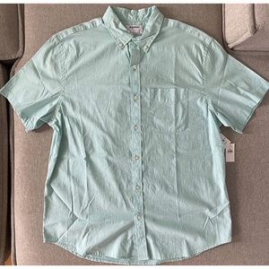 Old Navy Men’s Built-in Flex Short Sleeve Button Down Shirt